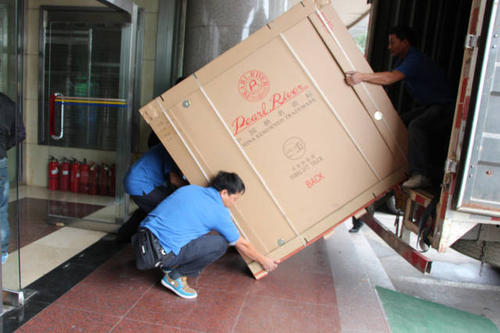 阿瓦提钢琴贵重工艺品无忧运
